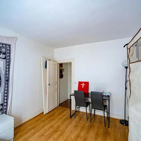 Apartment Bright Apt Near The Batignolles
